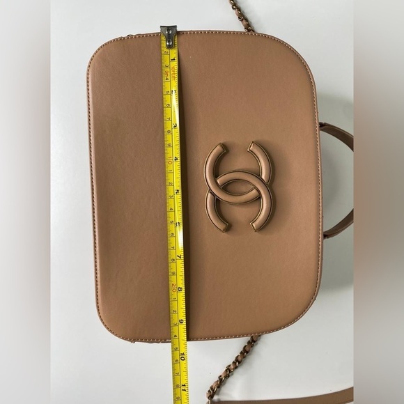 Chanel Coco Curve Vanity – Beige Shiny Calfskin & Goatskin, Antique Gold-Tone Ch - Picture 9 of 12